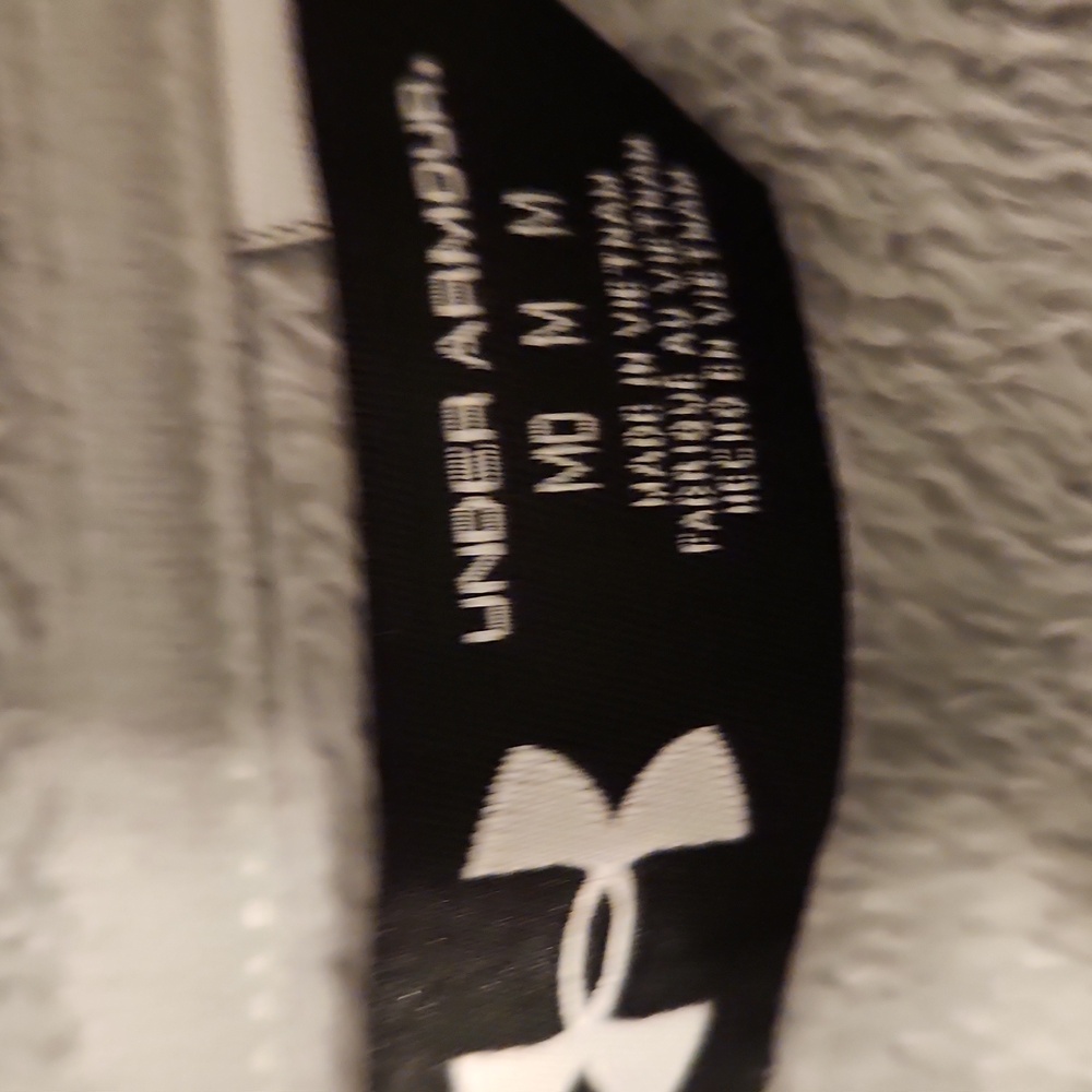 **Under Armour Hooded Jacket with Fleese Inside - Picture 3 of 5